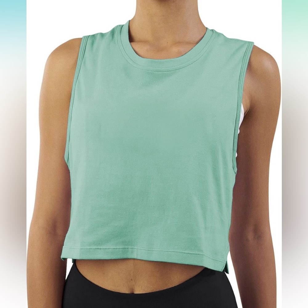 NWT Mippo green workout top XL